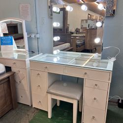 🚚Hot Deal🚚Brand New LED Light Vanity With Stool $699, Finance Available, Delivery Available 