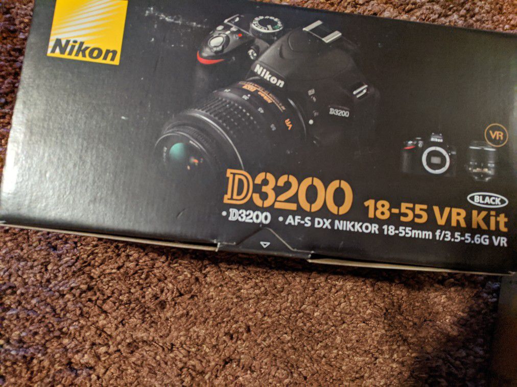 Afledning Udflugt Centimeter Nikon D3200 24.2 MP CMOS Digital SLR Camera with 18-55mm f/3.5-5.6G AF-S DX  VR and 55-200mm f/4-5.6G for Sale in Bellevue, NE - OfferUp