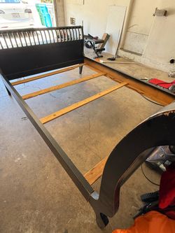 Queen Size Bed Frame !
