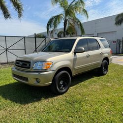 Toyota Sequoia SR5 2003 
