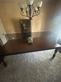 Dining Table/Area rug