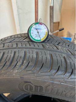 Two continental tires in good condition ( 255/50/17 )