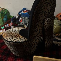 Cheetah Heal Chair 