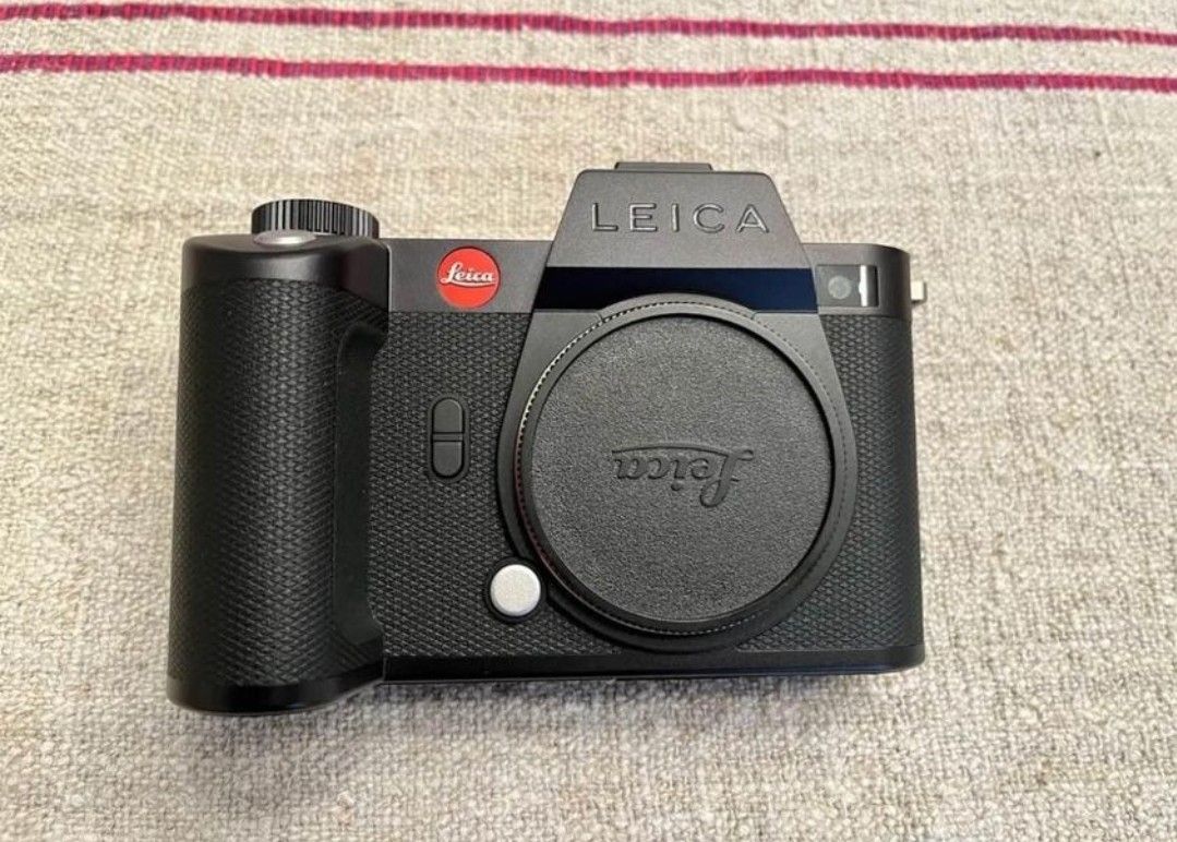 Leica SL2-S Camera and Vario-Elmarit
2.8/24-70 Lens