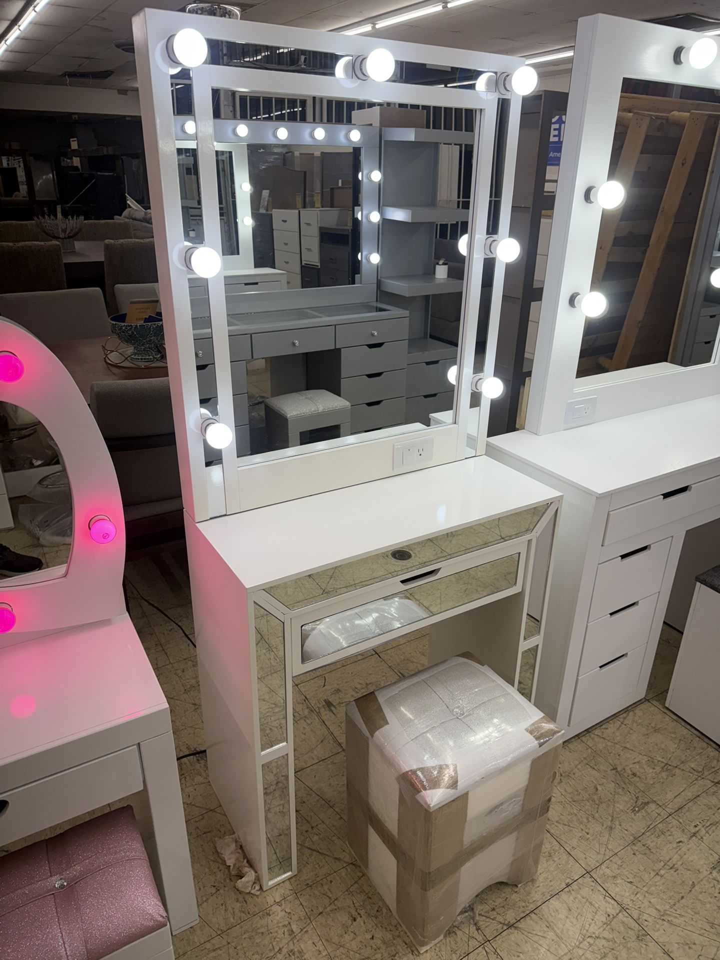 New White Vanity With Stool