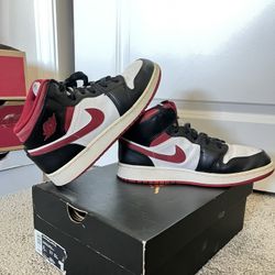 Jordan 1 Mid Gym Red, Black,white 