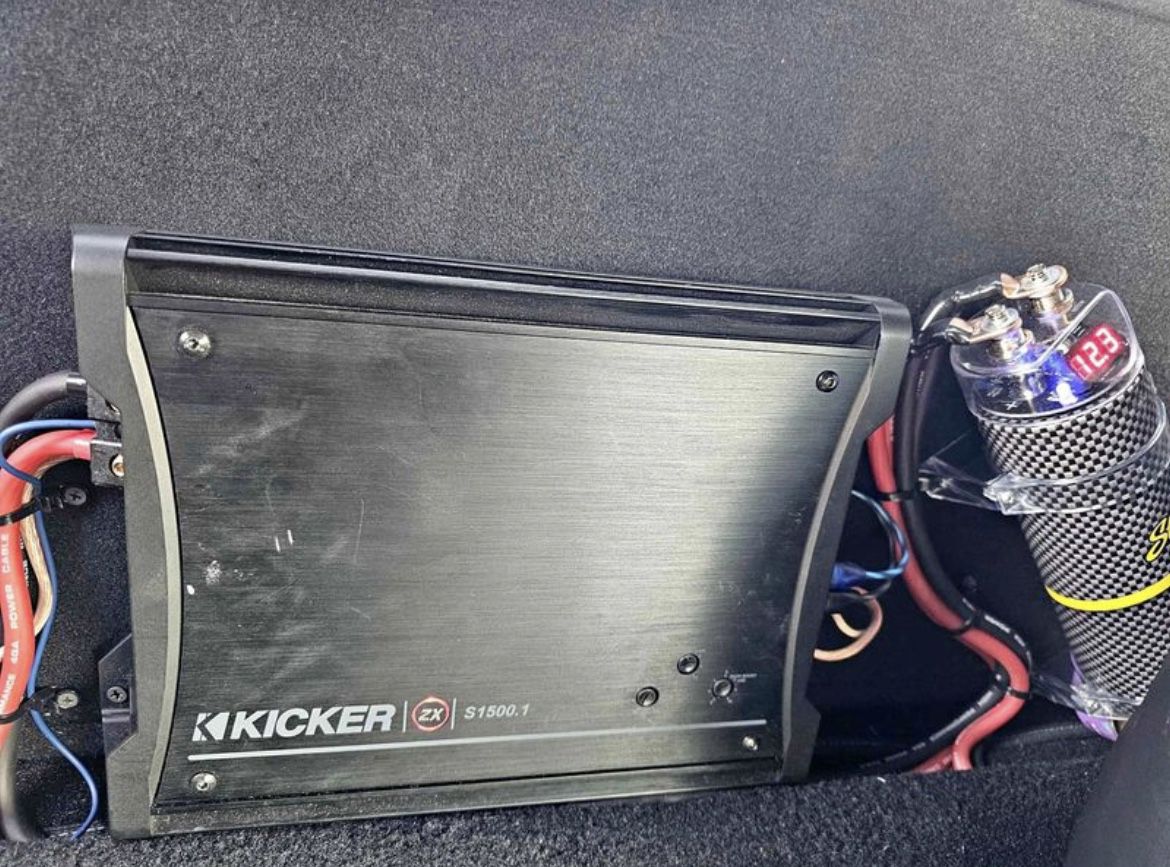 Kicker Zx1500.1 And Stinger Capacitor