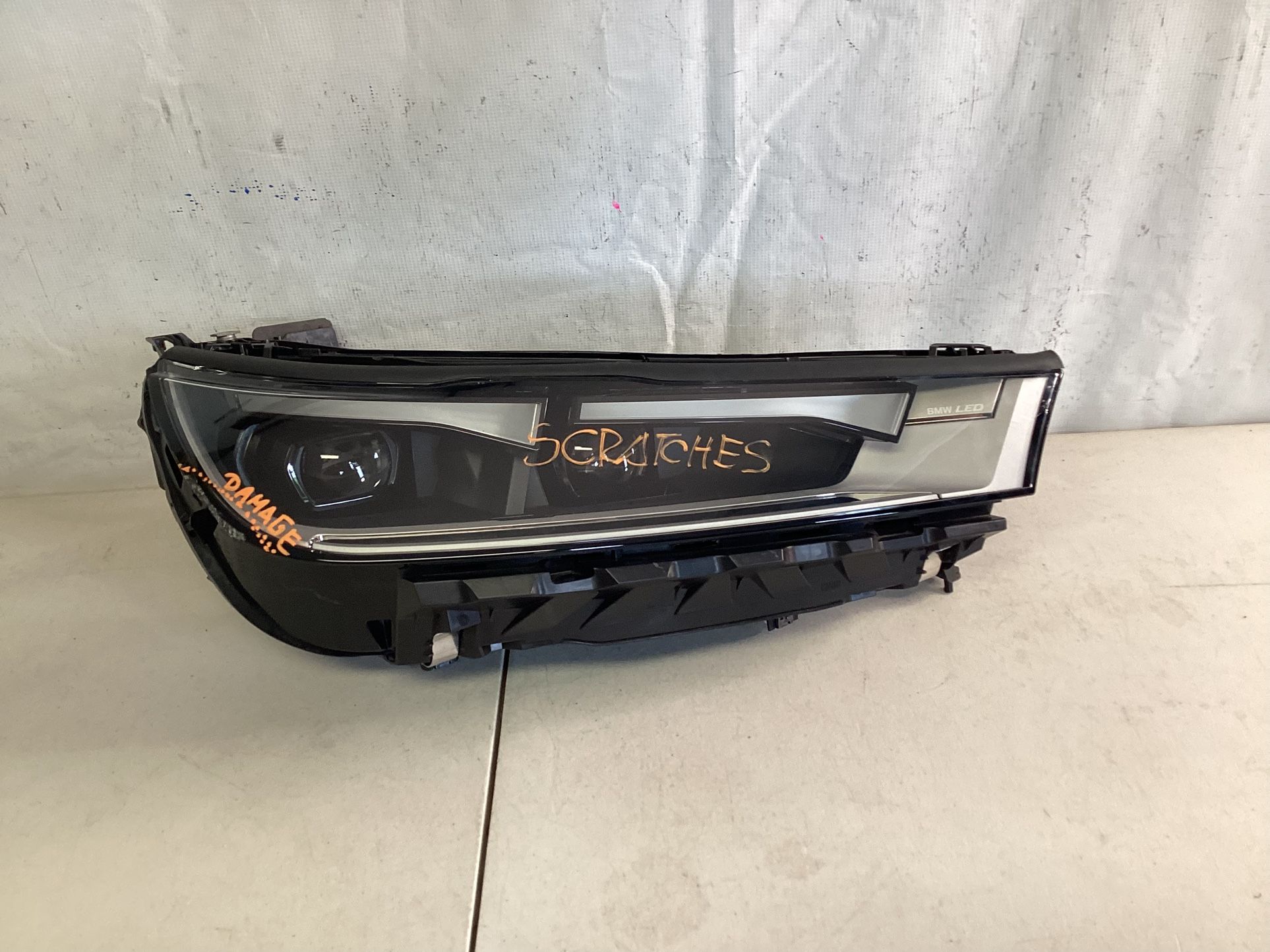 2022-2023-2024 BMW IX LED HEADLIGHT RIGHT PASSENGER SIDE USED OEM DAMAGE