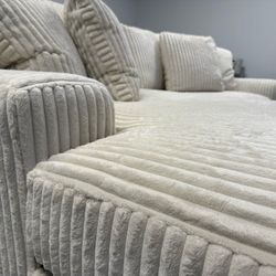 HOT DEAL 🤝 BRAND NEW 👌 Lindyn Ivory 2 Piece Sectional Sofa With Chaise 