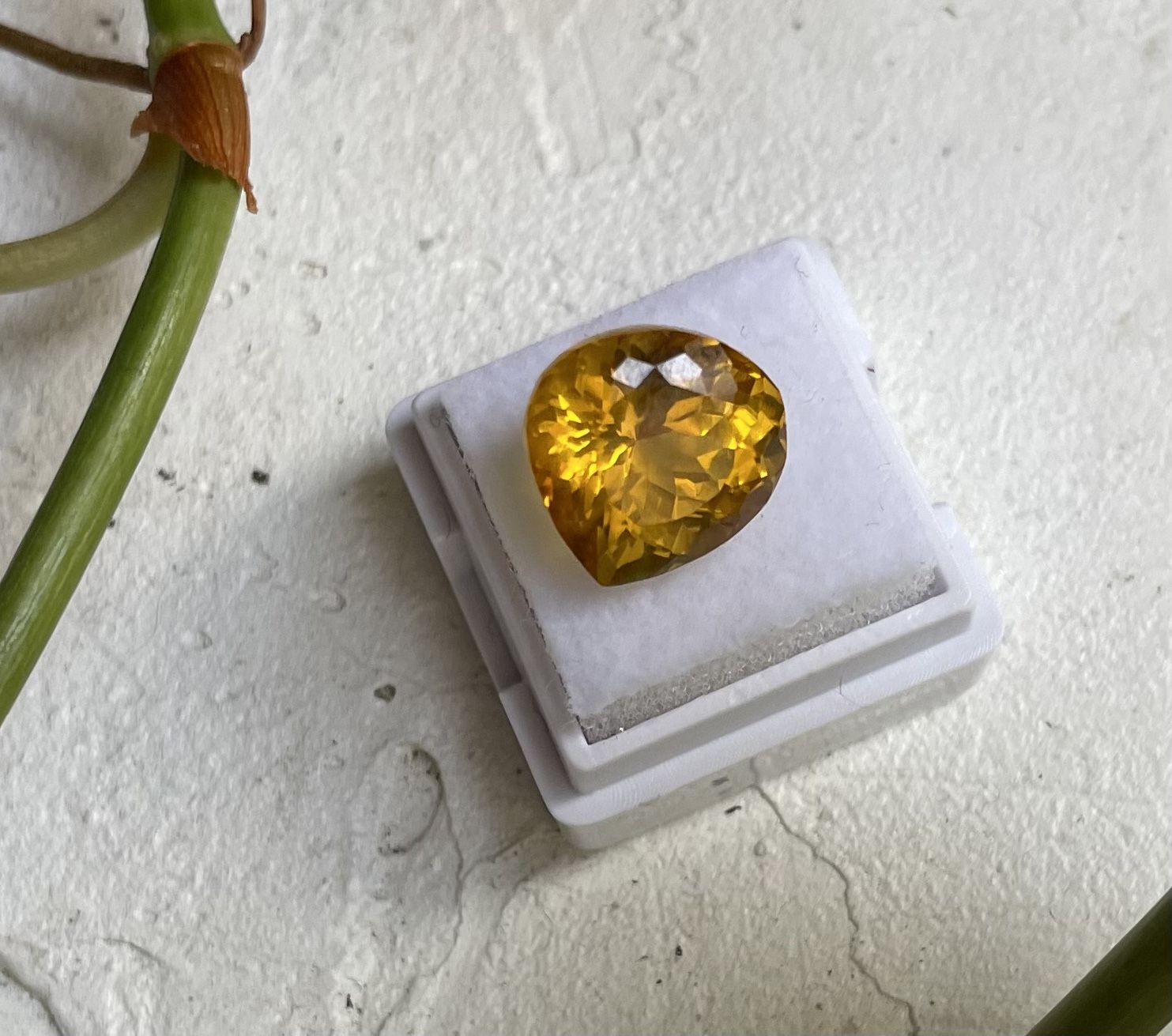 5.7 Ct Padparadascha Saphire (natural Pear Cut)
