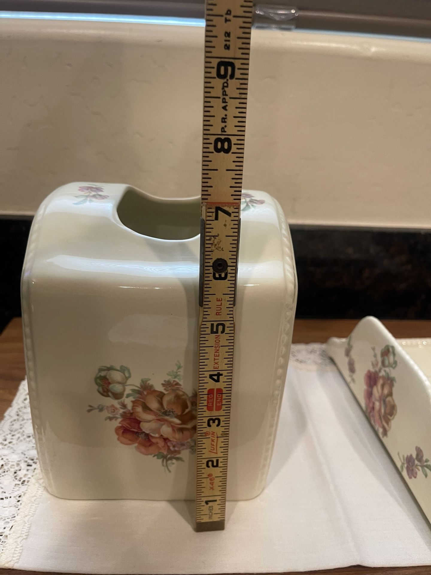 6 piece vintage Athena bathroom set up