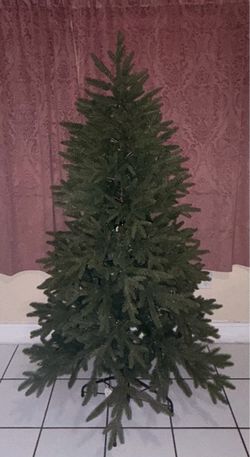 Pickup 33012 - Selling Balsam Hill 6 feet Christmas Tree with decorations