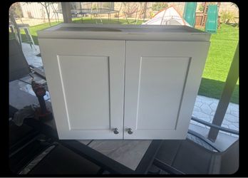White Kitchen Cabinet