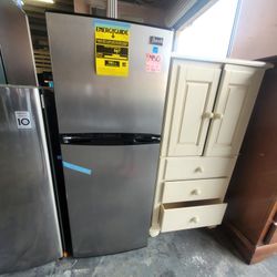 Refrigerator Avanti