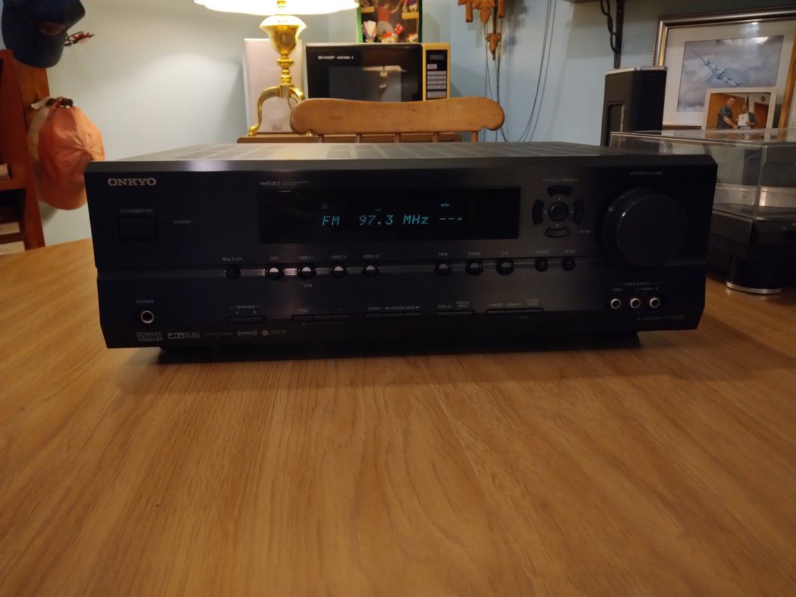 ONKYO HOME THEATRE SURROUND SOUND STEREO AMPLIFIER SYSTEM