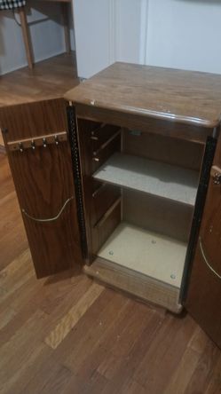 jewelry vanity with mirror that flips up