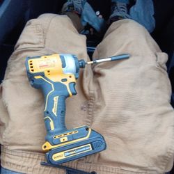 DeWalt Brushless 1/4 Inch Dcf809 Drill And Battery