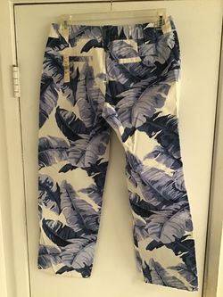 Tommy Bahama Women's "Shady Shores" Capri Pants...Size 2...(Nwt)..