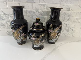 Beautiful Vintage Japanese Porcelain Vase
