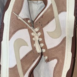 Nike Dunk dust 9.5 