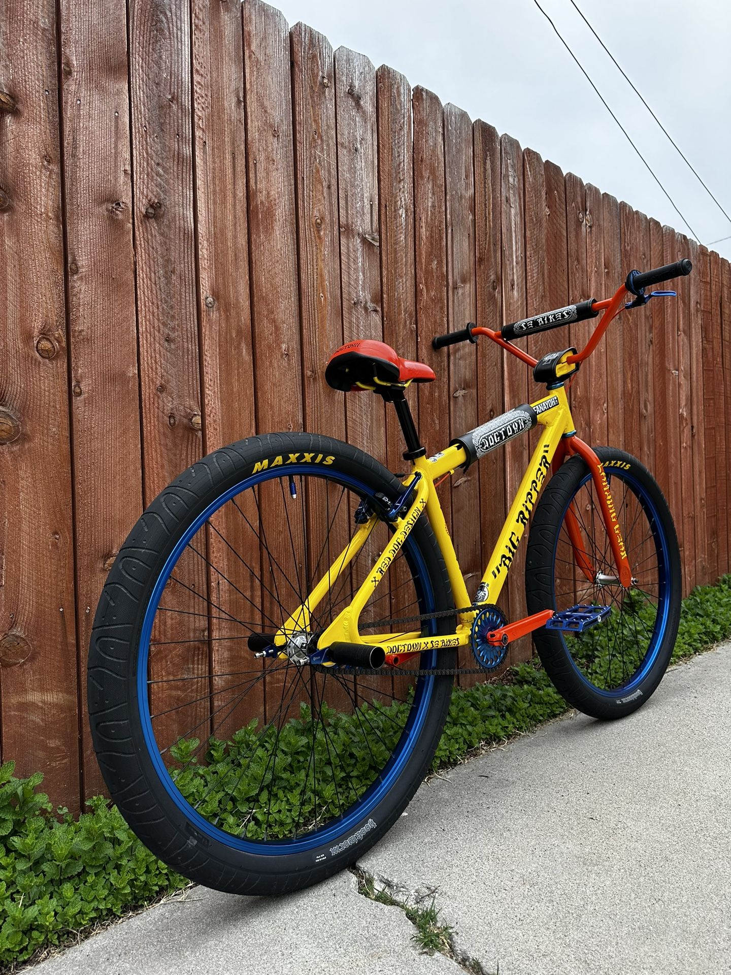 SE Bikes x DogTown “Big Ripper” with Major Upgrades for Sale in