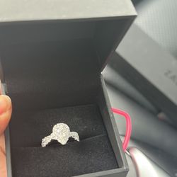 18kt White Gold Engagement Ring