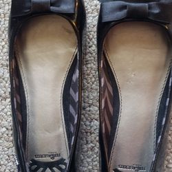 Ladies 7 1/2 Cute Black Flats