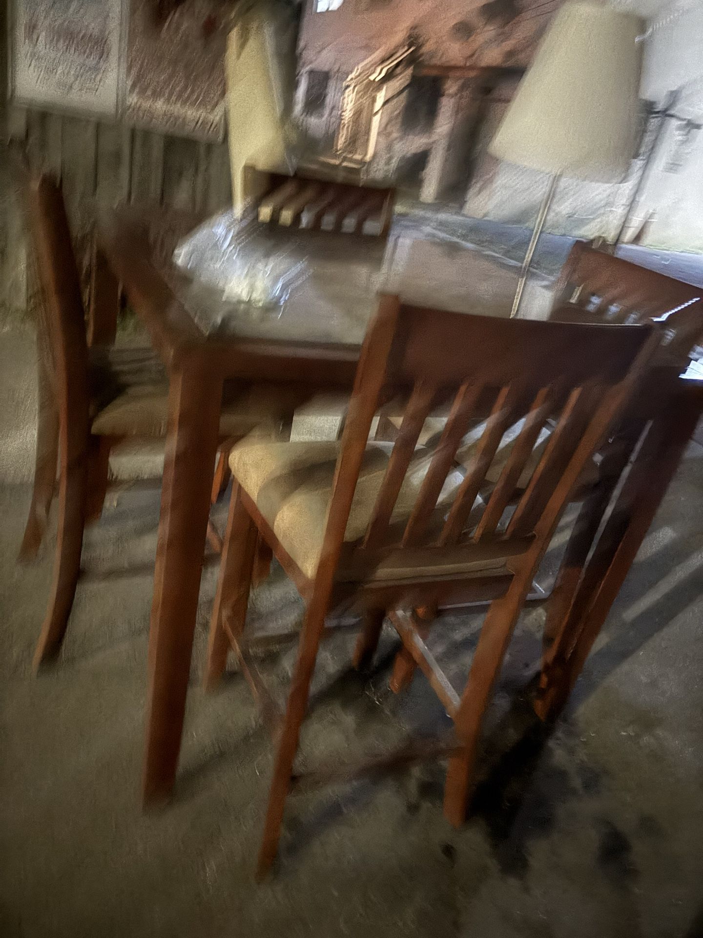 Table 4 Chairs Rug And Lamp