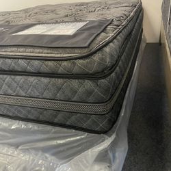 New 15 Inch Queen Copper Infused Gel Foam Mattress Store Closed Selling Remaining Stock Still In The Plastic Delivery Is Available 