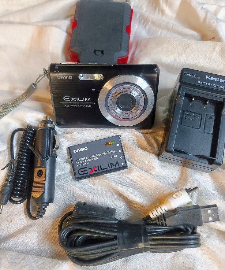 NOW ONLY $20! Casio Exilim 7.2 MP Camera 