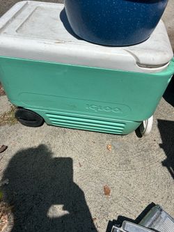 Rolling ice Chest