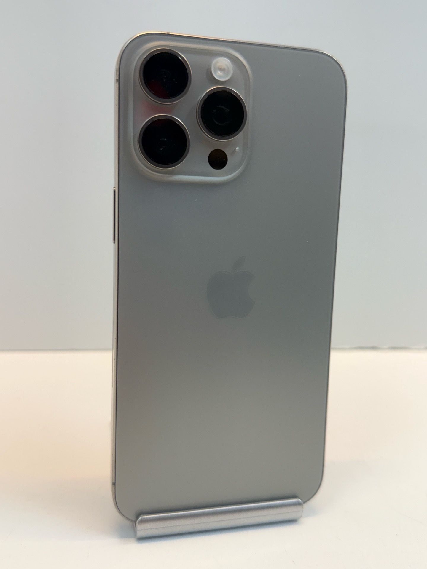 Apple iPhone 15 PRO MAX 256gb. ( Fully Unlocked Phone )