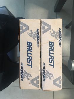 2 ADVANCE BALLAST 120v 60hertz