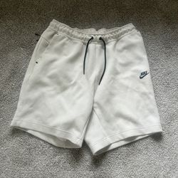 Nike Tech Fleece Shorts Size Large Tan