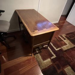 MCM Lane Altavista Acclaim Walnut Desk