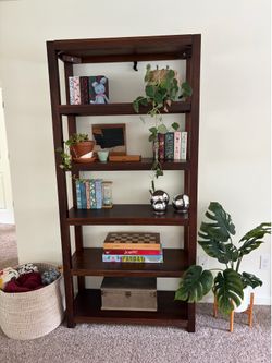 Bookshelf PENDING