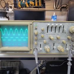 Vintage Leader Oscilloscope Model 8101 