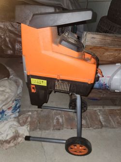 TACKLIFE Electric Wood Chipper Shredder