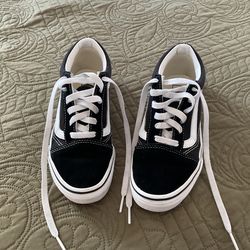 Van’s and Reebok shoes size 3Y in really good condition $25 for both firm pick up only