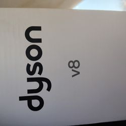 Dyson  V8