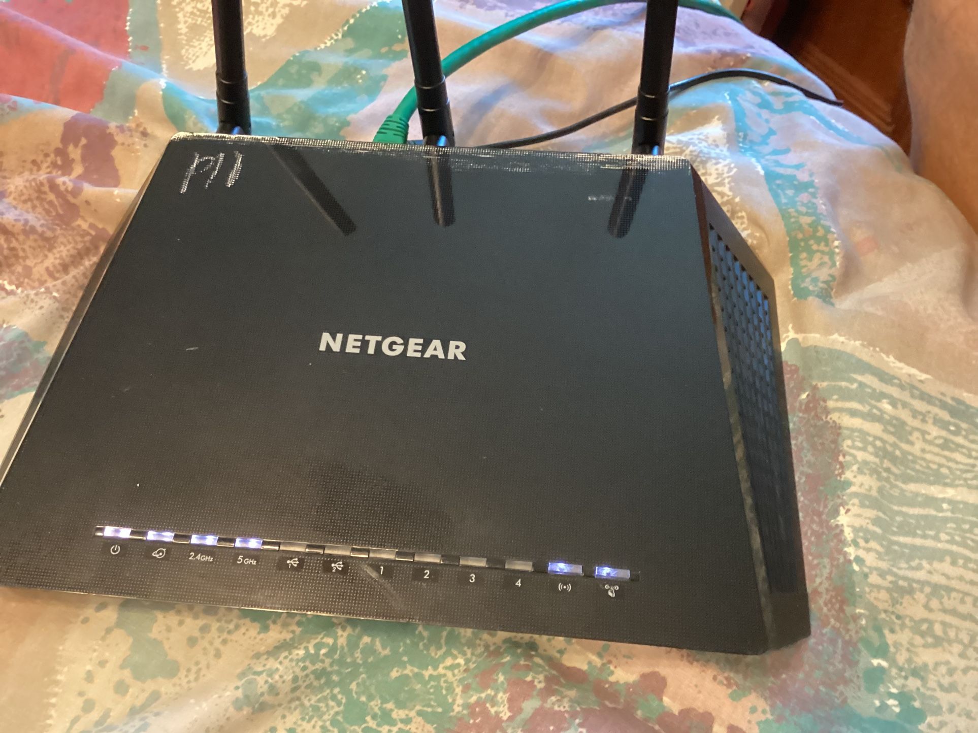 Used NETGEAR AC1750 Smart WiFi Router—802.11ac Dual Band Gigabit Data Sheet | R6400v2