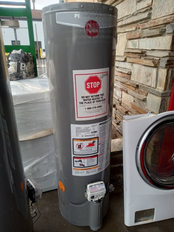 Rheem Performance Water Heater 29 Gallons Like New Condition 