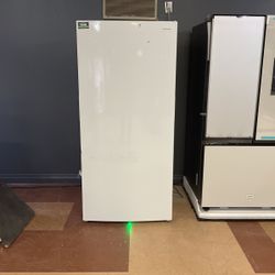 Frigidaire 20 Cubic Ft. Stand Up Freezer‼️‼️