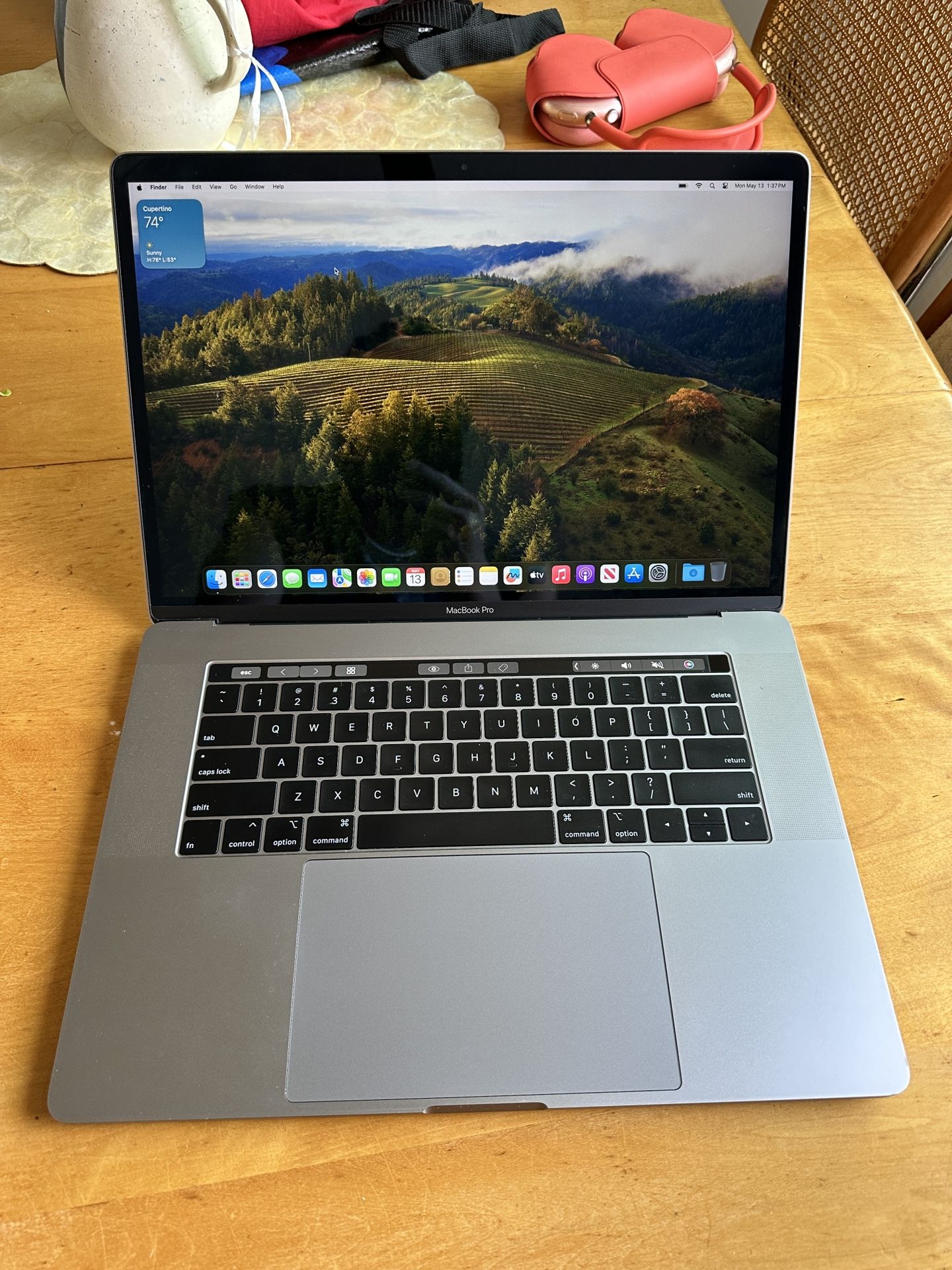 2019 MacBook Pro/ 512 Gb/ 16 Gb RAM/ i9/ Radeon Pro 560X