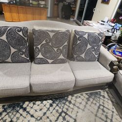 Livingroom Set - Must Have