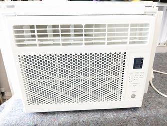 GE 6,000Btu Window Unit with Installation Kit