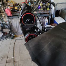 Bow Flex Max Trainer 