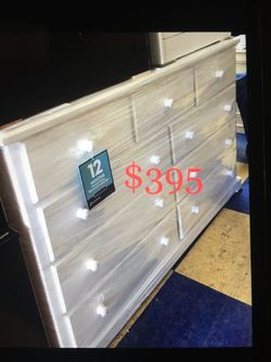 Dresser 9 Drawers In Any new solid Wood