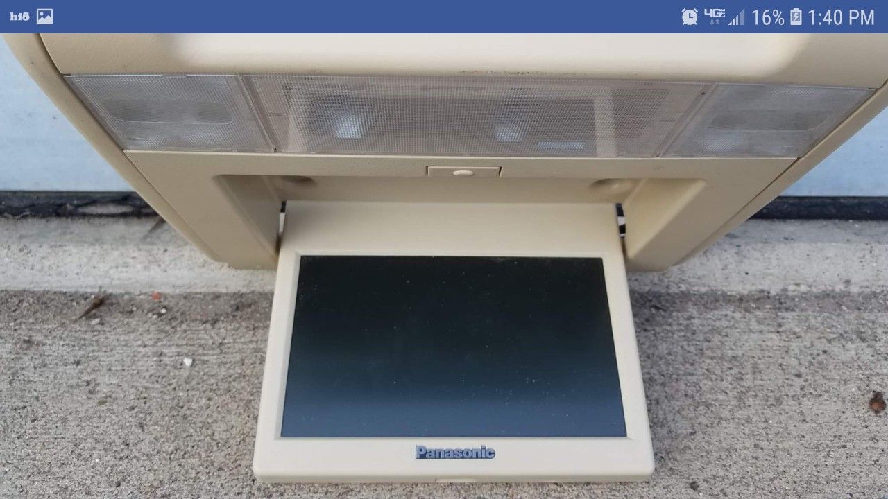 08 Gm Factory Rear Tv