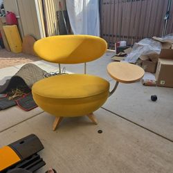 Mid Century Modern Swivel Chair 